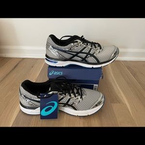 NEW Asics, Gel-Excite 4 for Mens, 10.5!!